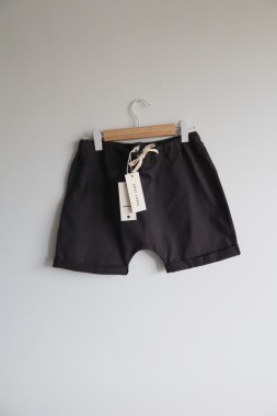 Szorty Gray Label 140/146 nowe 